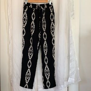Skies Are Blue printed pants, sz 8